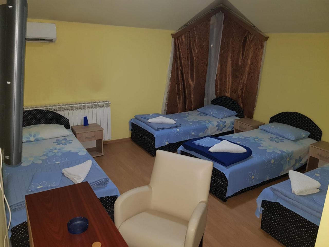 דובוי Motel Magistrala מראה חיצוני תמונה
